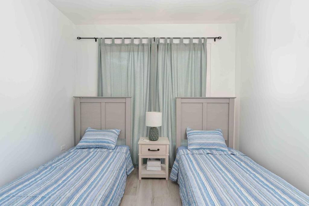 Cozy Beach Villa At The Shores 5 Minutes From The Beach West End Exteriér fotografie
